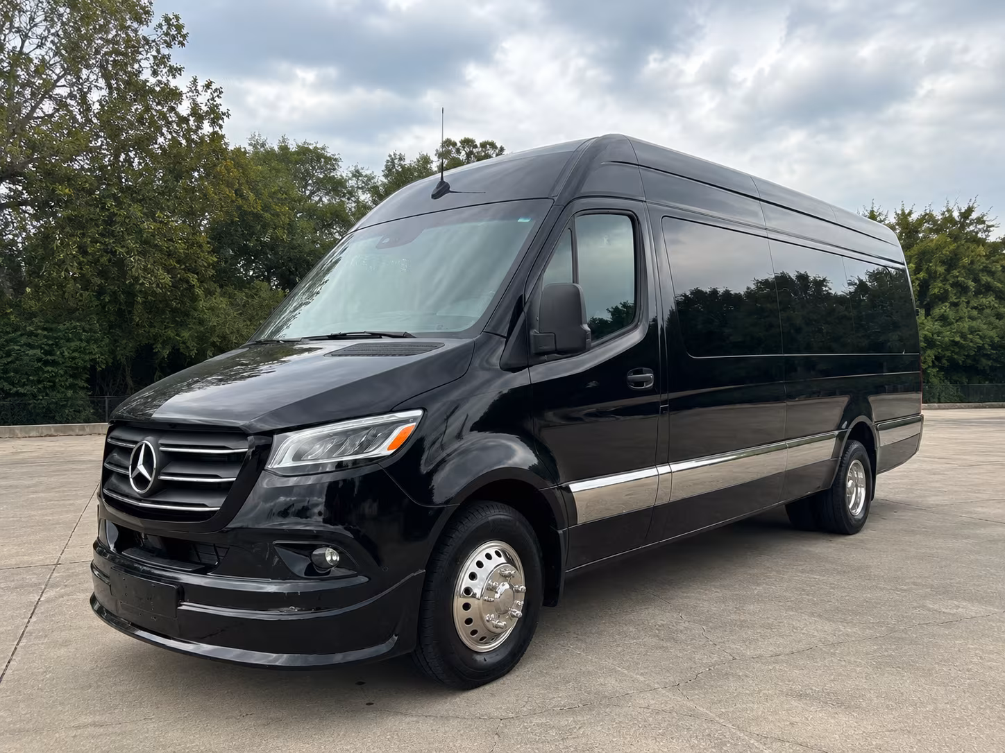 Fort Lauderdale Airport Shuttle & Transportation party bus exterior