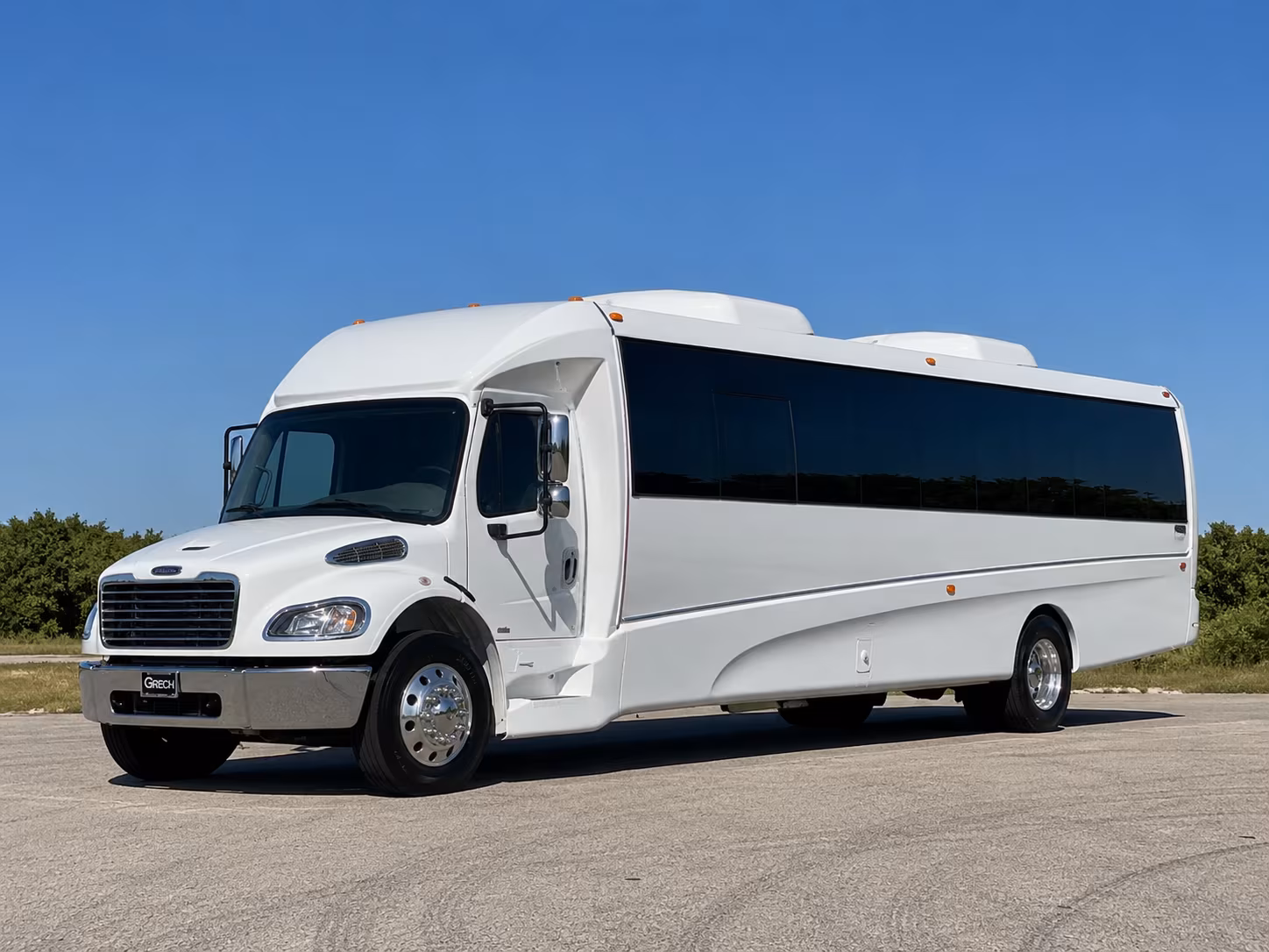 Fort Lauderdale Birthday, Sweet 16, & Quinceañera Transportation party bus exterior