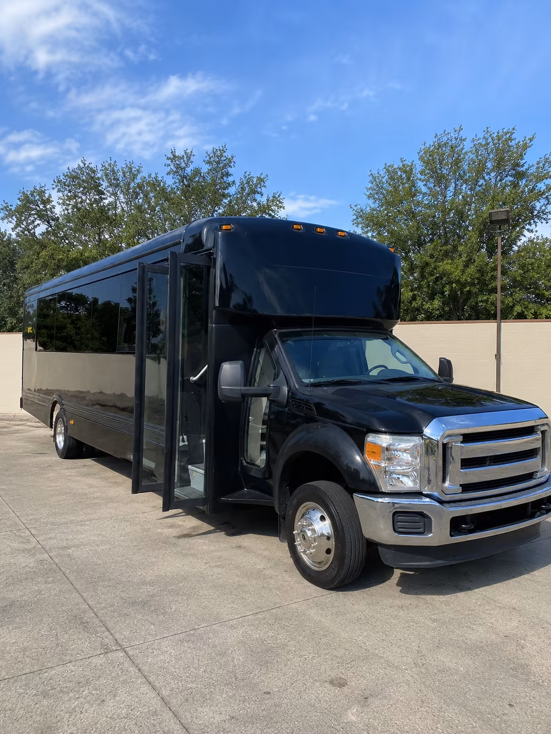 Plantation Winery Tour & Pub Crawl Transportation