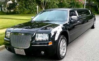 Chrysler 300 limo service Aventura